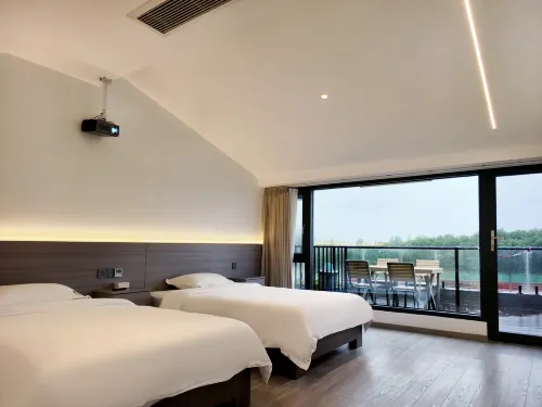 Yuanxian Moon Bay Huifu Farm