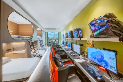 Yijie Electric Sports Hotel