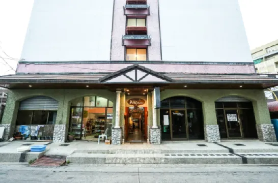 พีเจอาร์ ชาโตว์ โรงแรมใกล้มัสยิดย่ามีอะห์