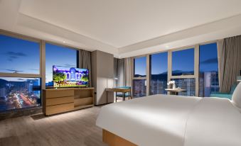 Mercure XiNing HaiHu New District Hotel