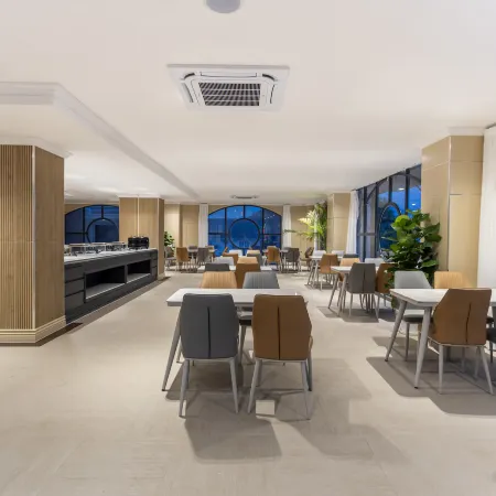 Dalivan Hotel & ApartmentsNear the city center and Arc de Triomphe Отели рядом с достопримечательностью «Посольство Королевства Тайланд»