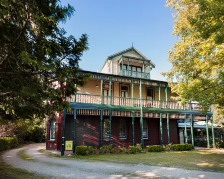 Leura House Hotels in Leura