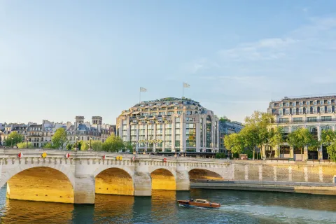 巴黎白馬莊園酒店