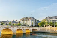 Cheval Blanc Paris & Dior Spa Cheval Blanc Paris Hotels in 1st arrondissement-Louvre