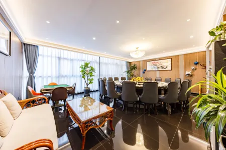 Taste the space hotel (Green Lake Hotel) Отели рядом с достопримечательностью «Geological Resources and Engineering Postdoctoral Floating Station of Kunming University of Science and Technology»