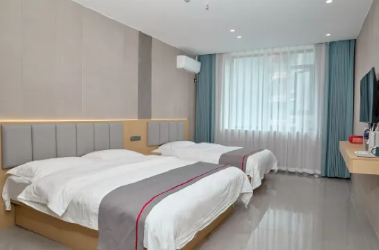 Pengshui County Liangjiang Hotel