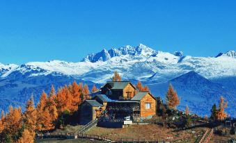 Trip.com Group Country Retreats (Xinjiang Kanas Yundingge Joint Resort)
