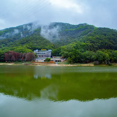 湖畔酒店（梅州客天下泮坑景區店） 鄰近客天下客家小鎮景區的酒店