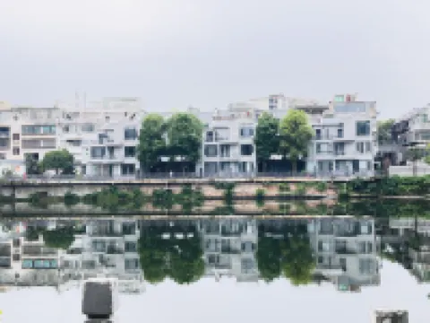 Ganzhou Bajing Lake House B&B  (Jiangnan Songcheng Scenic Area Bajing Park Store) Hotels near Zaoer Lane