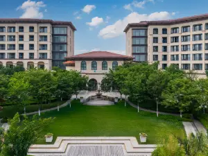 Lushang Spring Lake Resort