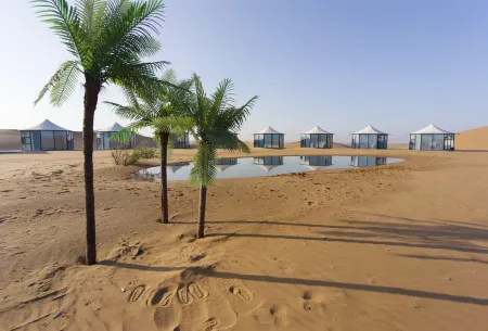 Zhongwei Shapotou Shunlai Camping Base Отели рядом с достопримечательностью «Desert Escalator»