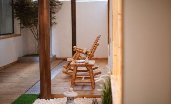Instant • Audiovisual Homestay (Tianmen Mountain Cableway Station Branch)