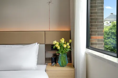 Banshe Lakeside Inn Отели рядом с достопримечательностью «CPC Yunnan Provincial Committee Party School»