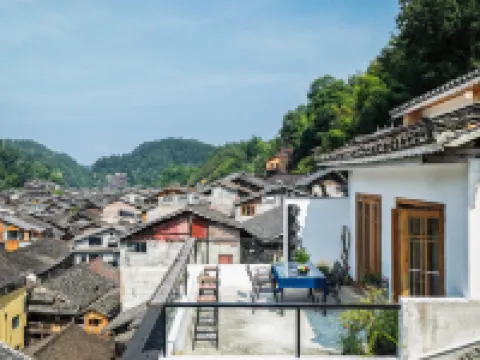Liping Zhaoxing Dongzhai Linyin Inn