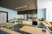 Qingmu Selected Hotel (Ma'anshan East Station Golden Eagle International Branch)