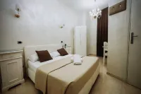 Bee Queen Hotel Hotels in Varcaturo