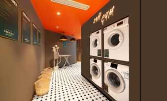 City Comfort Premier Hotel (Wuhan Yellow Crane Tower Shouyi Road Subway Station)