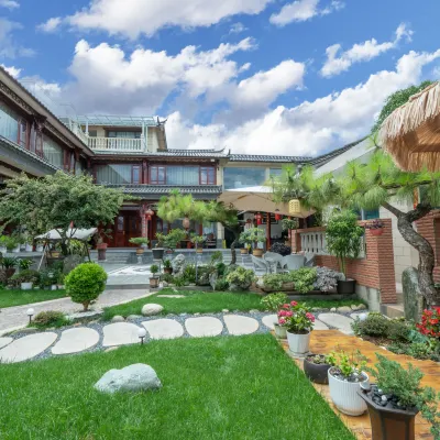 Mountain and sea dwelling Hotels near Lashihai Wetland Park