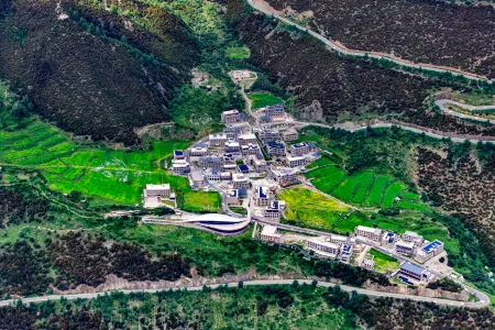 Yading Lanyond Hotel