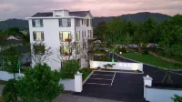 Anji Guyueli · Lullmoon Moonlight Aesthetics Designer Hotel Hotels near Glory - Castle In The Sky