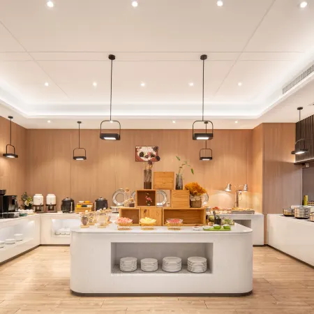 Dongfang Meijia International Hotel ( Bayi Square Nanchang Railway Station Branch)