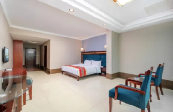 Huayi Youjia Hotel (Shaoguan Qujiang District Nanhua Temple)