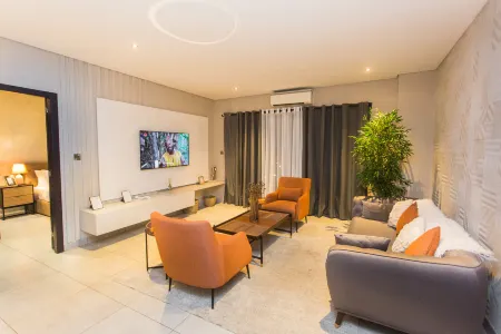 Accra Luxury Apartments @ The Signature Отели рядом с Аэропорт Котока