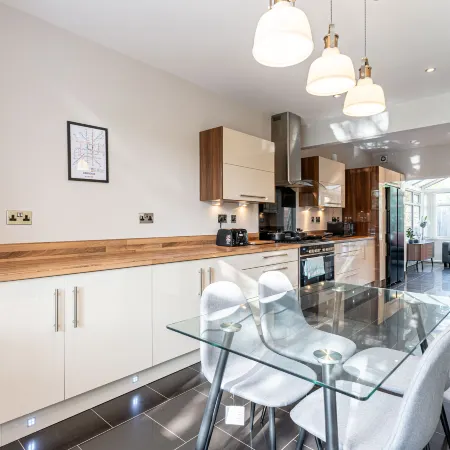 Large Home near city centre, UOB & QE hospital Отели рядом с достопримечательностью «Сайрхолл Милл»