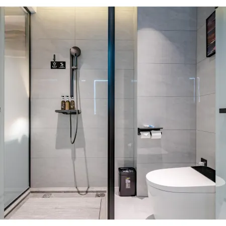 Sakura Light Luxury Hotel (Luohe Xintiandi Pedestrian Street)