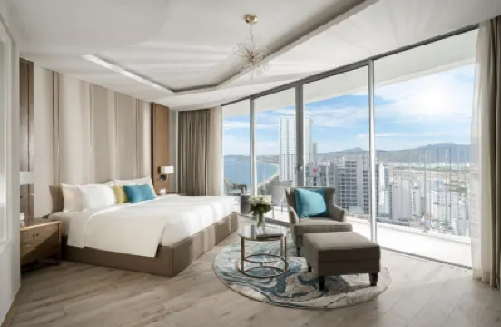 Panorama Nha Trang SanVilla Отели рядом с достопримечательностью «Башня Чамхыонг»