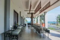 The West Cove Hotel - parking
