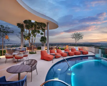 ヒルトン ガーデン イン ラヨン ラヨーンのホテル