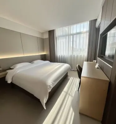 Longkou Zhaoren Business Hotel