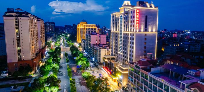 Rowin Grand Hotel Hotele w: Dongxing
