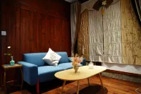 Yuelu · Old House