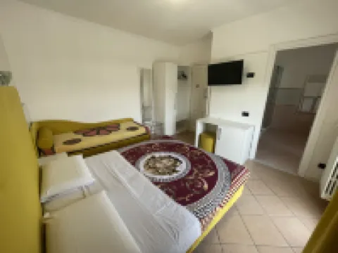 White House Hotel a 