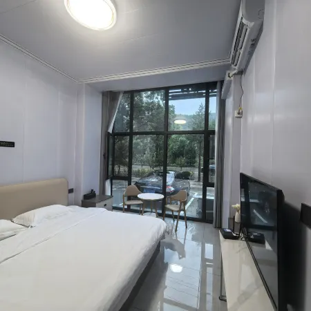 Wutong Hotel