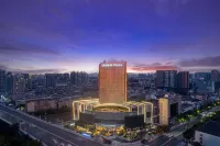 Crowne Plaza Huaihua Hotel berhampiran Juleyuan Large-scale Recreation Ground (East Gate)