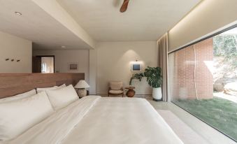 Zizai Courtyard Shizi
