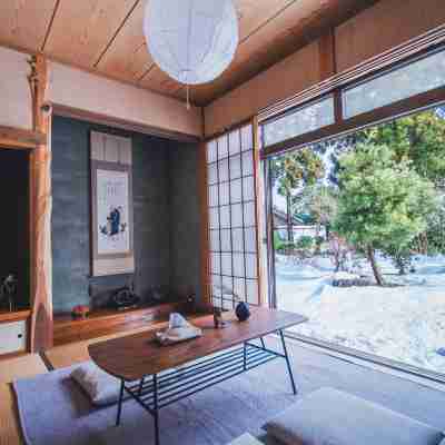 AKOYATO 佐渡古民家一棟貸切 Active Art Hotel 日本庭園とアート Rooms