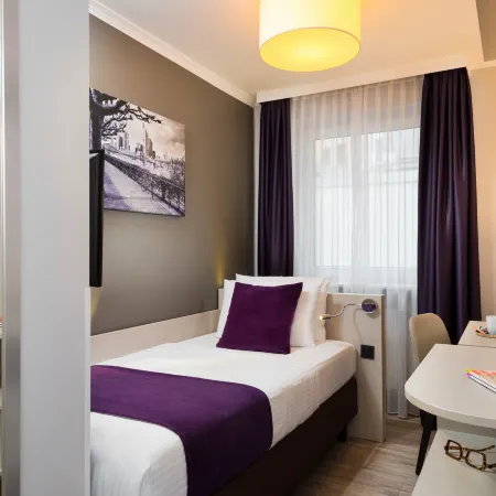 Leonardo Hotel Frankfurt City Center Отели рядом с достопримечательностью «Паульскирхе»