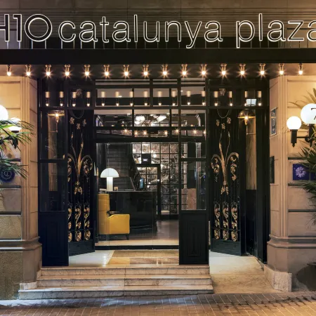 Boutique Hotel H10 Catalunya Plaza Отели рядом с достопримечательностью «Барселона — центр города»