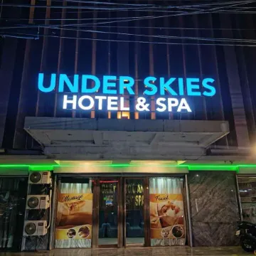 Underskies Spa and Hotel