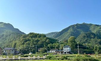 Runze E-Sports Hotel (Yuncheng Central Bus Station)