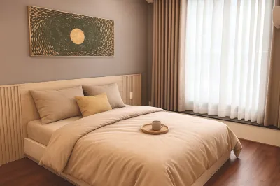 Peanuts Home Lê Lai - Chic Local Stay, 5m Walk to Ben Thanh & Bui Vien 1 지구 주변 호텔