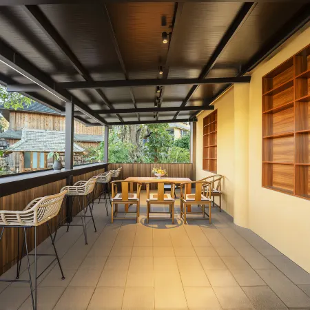 Shanye Homestay (Jingmai Temple Dapingzhang Ancient Tea Forest)