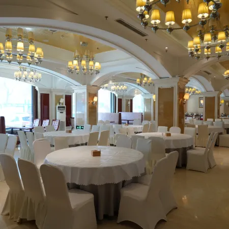 Licheng Longzhang M Hotel (Convention and Exhibition Center Branch, Outlook Tower) Отели рядом с достопримечательностью «Телебашня Дракона»