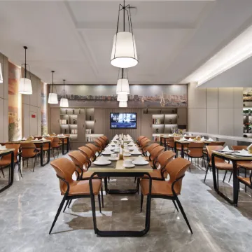 Ease Hotel · Zhi (Yichang Three Gorges Visitor Center Binjiang Wanda)