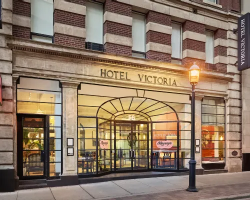 Hotel Victoria Hotels near Osgoode Hall