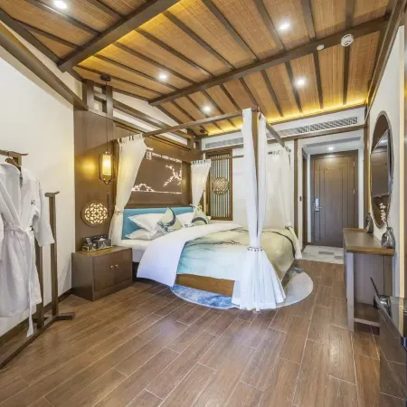 12C · Courtyard · Prime location right by the waterfall